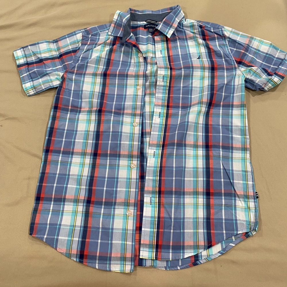 Nautica bottom down shirt